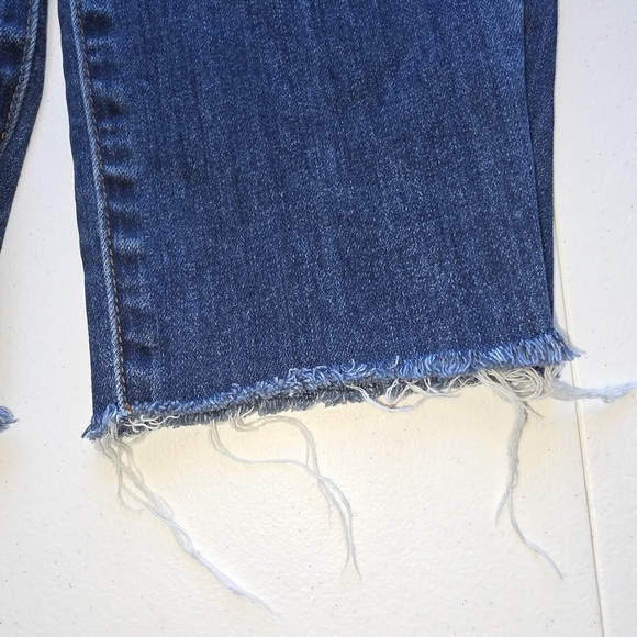 STS Blue Women's Size 26 Medium Wash Stretch Raw Fray Hem Classic 5 Pocket - Picture 3 of 8